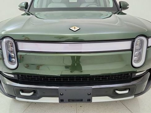 Used 2024 Rivian R1S Adventure image 8