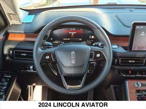 Certified 2024 Lincoln Aviator Reserve w/ Equipment Group 201A RWD image 13
