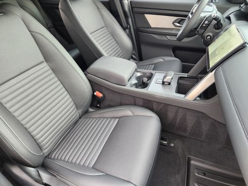 New 2025 Land Rover Discovery Sport Dynamic SE AWD/4WD image 9