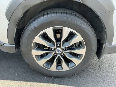 Used 2023 Subaru Outback Touring image 7