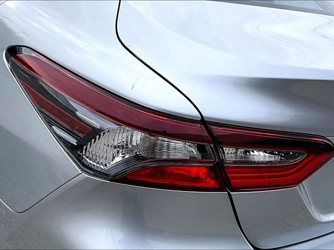 Used 2021 Toyota Camry LE image 21