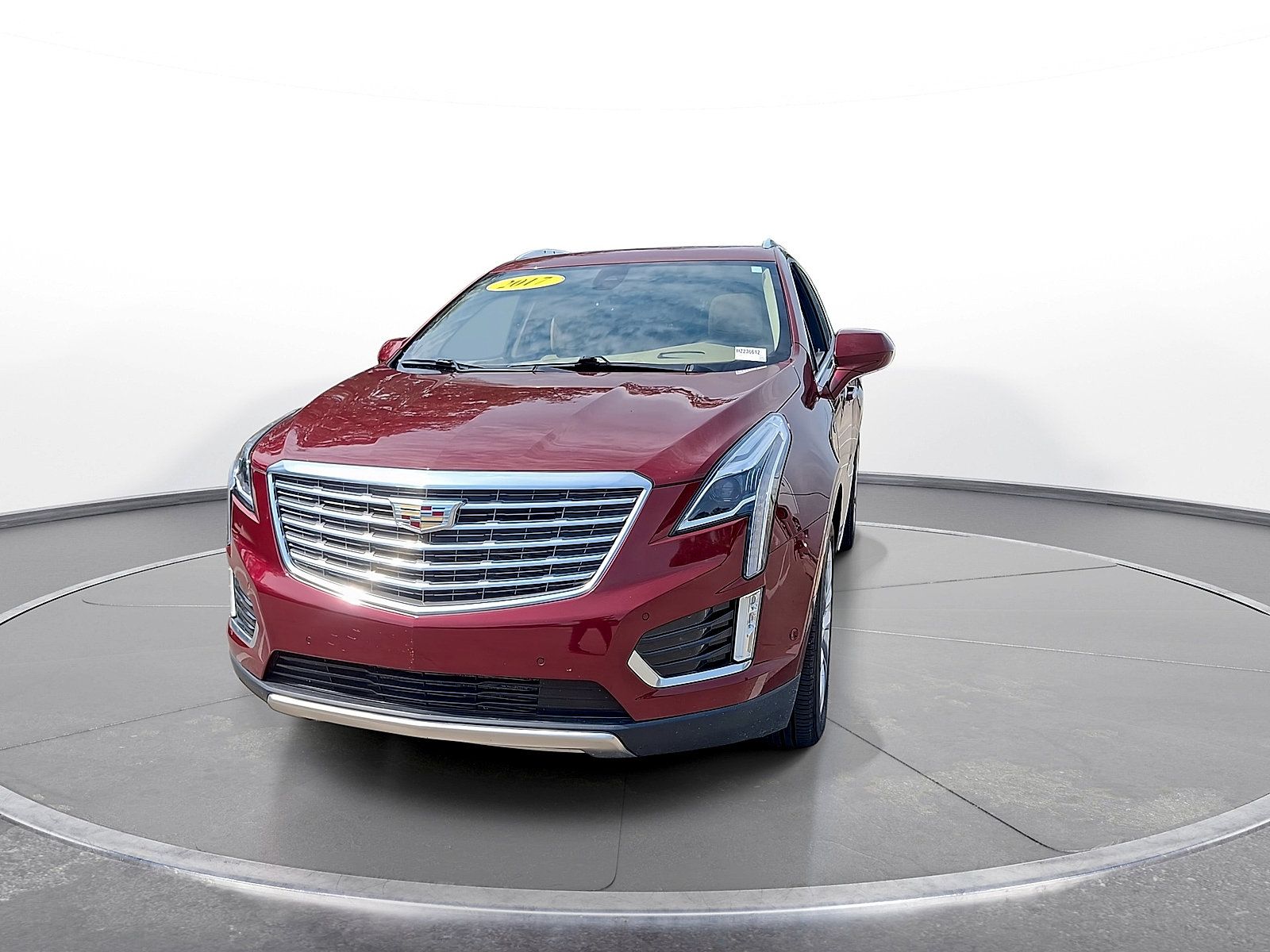 Used 2017 Cadillac XT5 Platinum w/ Driver Assist Package AWD/4WD image 3