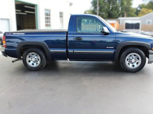 Used 2000 Chevrolet Silverado 1500 Regular Cab Short Bed w/ Exterior Appearance Pkg image 8