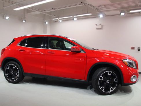 Certified 2019 Mercedes-Benz GLA 250 4MATIC image 11