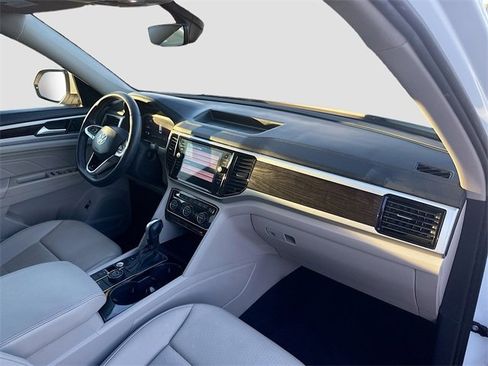 Used 2023 Volkswagen Atlas SE image 33