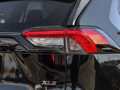 Certified 2022 Toyota RAV4 XLE w/ Convenience Package FWD image 26
