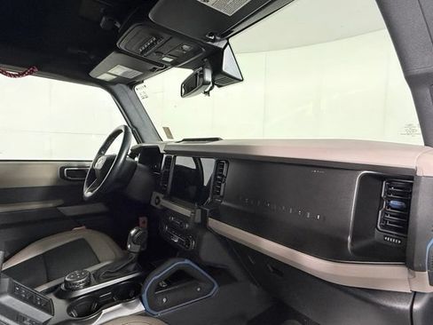 Used 2023 Ford Bronco Wildtrak AWD/4WD image 35