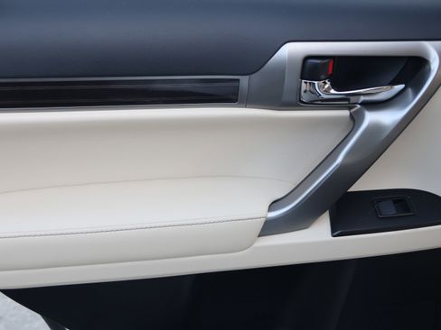 Used 2022 Lexus GX 460 Premium w/ Premium Package image 35