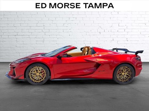 Used 2025 Chevrolet Corvette Z06 w/ Stealth Interior Trim Package RWD image 2