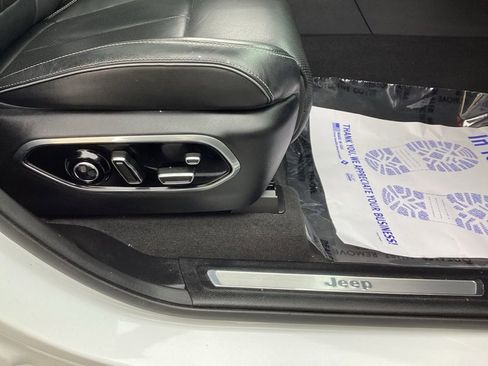 Used 2021 Jeep Grand Cherokee L Overland w/ Luxury Tech Group IV image 24