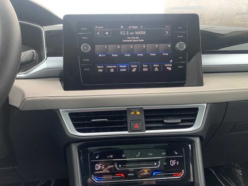 New 2026 Volkswagen Taos SE image 9