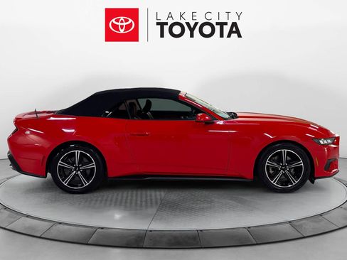 Used 2024 Ford Mustang Premium image 9