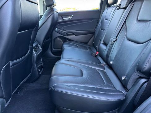 Certified 2022 Ford Edge Titanium AWD/4WD image 7