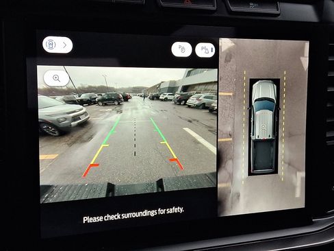 Used 2024 Ford F250 Lariat w/ Black Appearance Package image 18