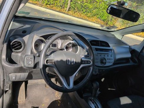 Used 2011 Honda Fit Sport image 19