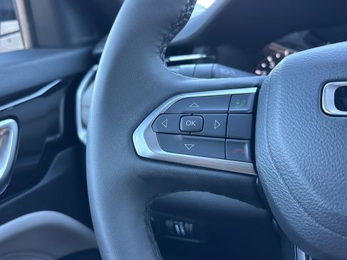 Used 2025 Jeep Compass Limited image 15