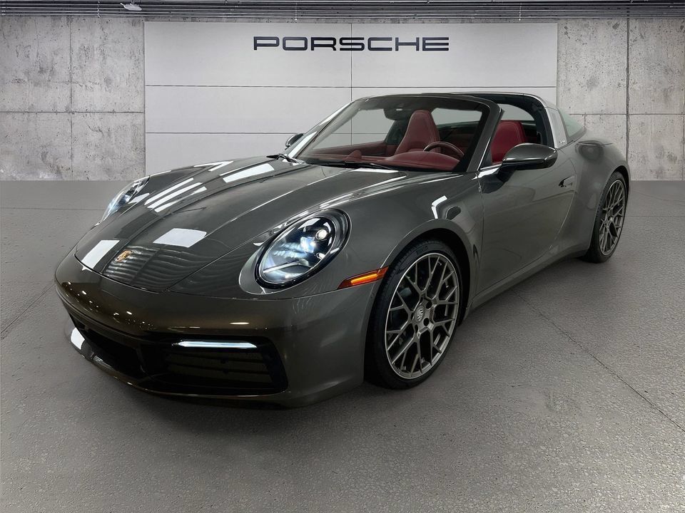 Certified 2024 Porsche 911 Targa 4 AWD/4WD image 36