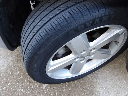 Used 2013 Dodge Avenger SE FWD image 35