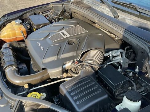 Used 2015 Jeep Grand Cherokee Limited w/ Luxury Group II image 20