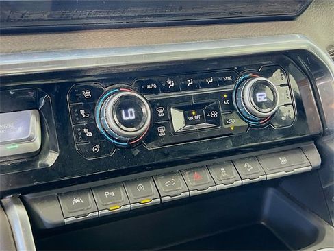 Used 2024 GMC Sierra 1500 Denali image 16