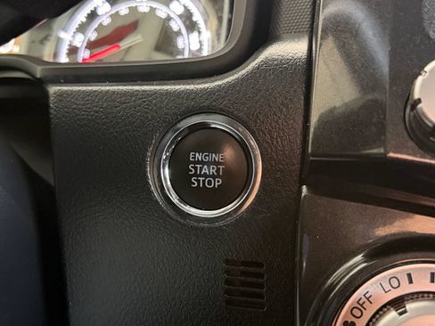 Used 2022 Toyota 4Runner TRD Off-Road AWD/4WD image 27