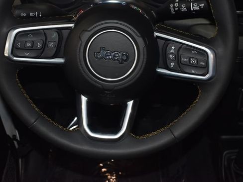 Used 2025 Jeep Wrangler Unlimited Sahara AWD/4WD image 32