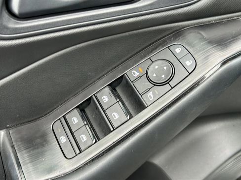 Certified 2025 Nissan Rogue S image 9