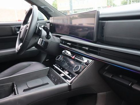 Used 2024 Hyundai Santa Fe Calligraphy AWD/4WD image 9