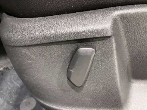 Used 2013 Volkswagen Tiguan SE image 20