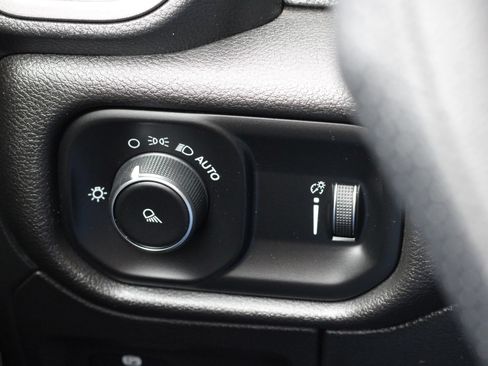 Used 2020 RAM 1500 Tradesman AWD/4WD image 19