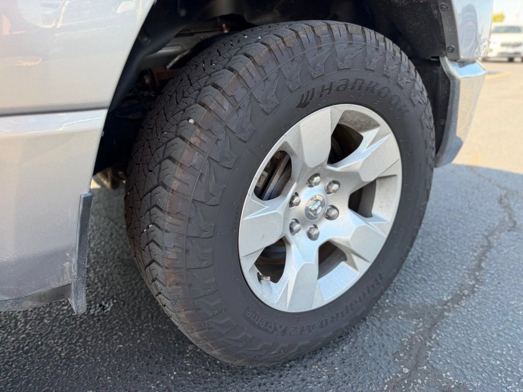 Used 2022 RAM 1500 Big Horn AWD/4WD image 9
