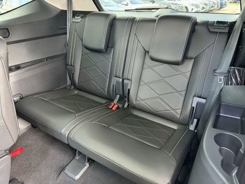 Used 2025 Volkswagen Atlas SE image 21