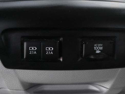 Used 2019 Toyota Sienna LE image 8