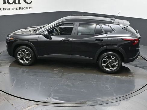 New 2026 Chevrolet Trax LT w/ Sunroof Package image 21