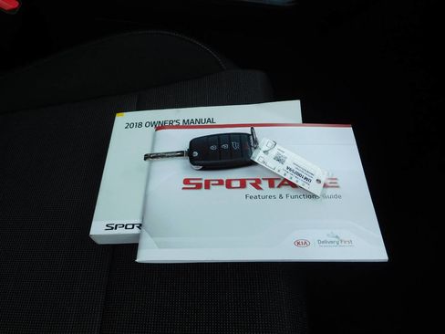 Used 2018 Kia Sportage LX image 9