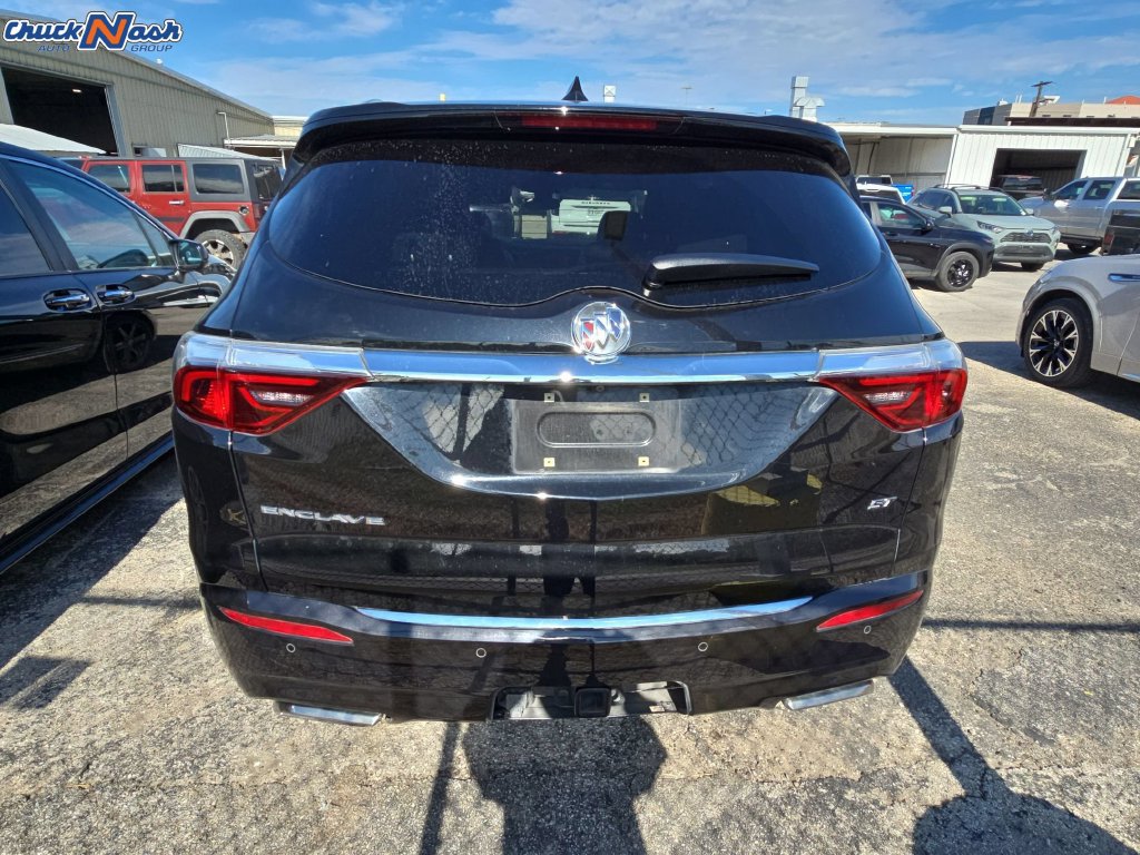 Used 2023 Buick Enclave Essence w/ Experience Buick Package FWD image 5