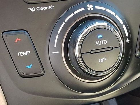 Used 2017 Hyundai Santa Fe Sport image 20