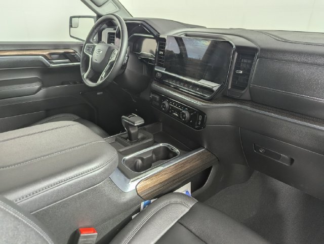 Used 2024 Chevrolet Silverado 1500 RST w/ Convenience Package II AWD/4WD image 23