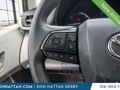 Used 2022 Toyota Sienna LE FWD image 14