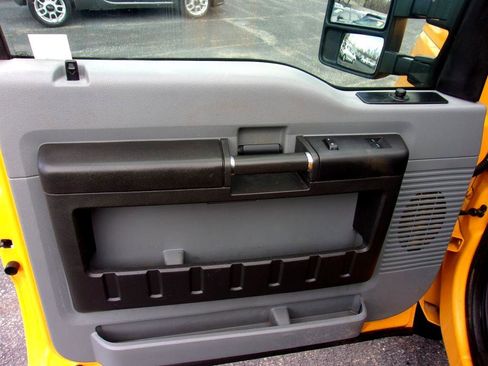 Used 2013 Ford F250 XL w/ PWR Equipment Group image 9