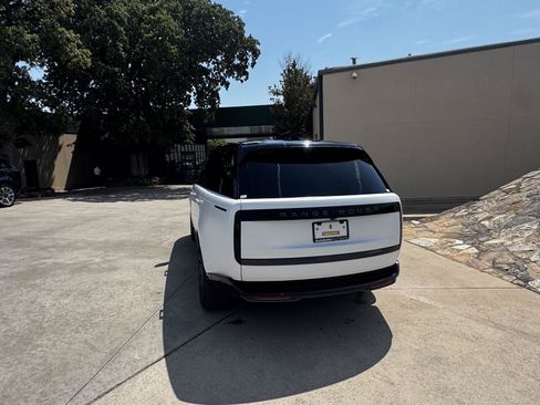 Certified 2025 Land Rover Range Rover Long Wheelbase SE AWD/4WD image 6