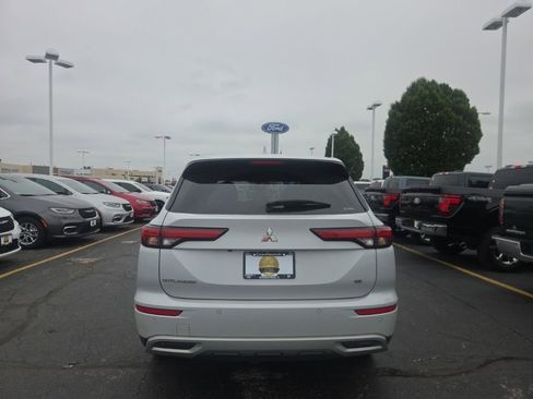 Used 2023 Mitsubishi Outlander SE AWD/4WD image 5