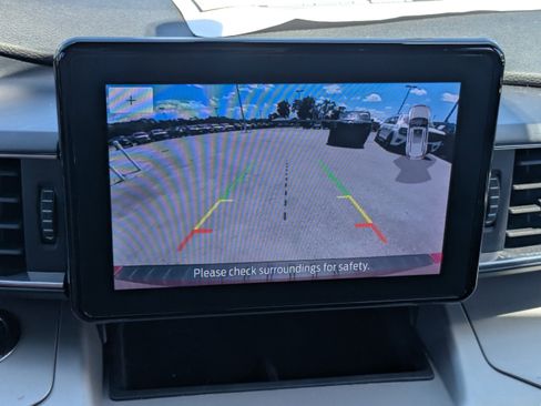 Used 2023 Ford Explorer XLT w/ Equipment Group 202A AWD/4WD image 23