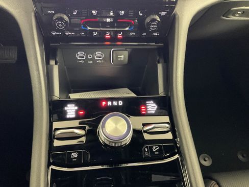 New 2025 Jeep Grand Cherokee Summit image 13