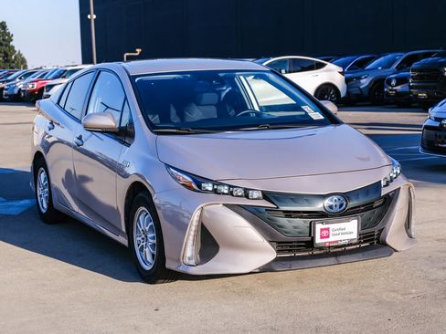 Certified 2022 Toyota Prius Prime LE FWD image 3