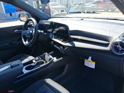 New 2026 Chevrolet Equinox LT w/ LPO, Floor Liner Package FWD image 11