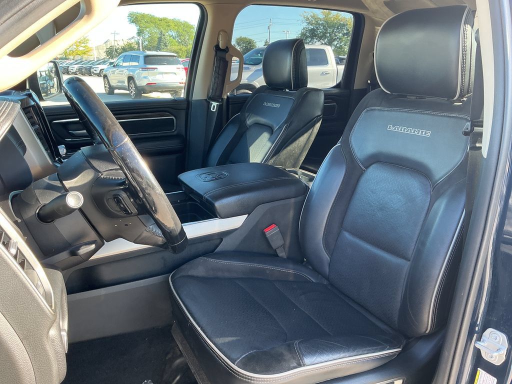 Used 2019 RAM 1500 Laramie AWD/4WD image 9