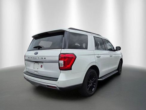 Used 2022 Ford Expedition XLT RWD image 4