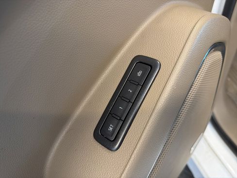 Used 2019 Chevrolet Tahoe LT image 33