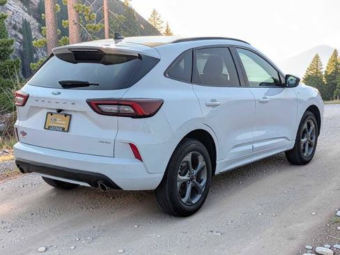 Certified 2023 Ford Escape ST-Line AWD/4WD image 6